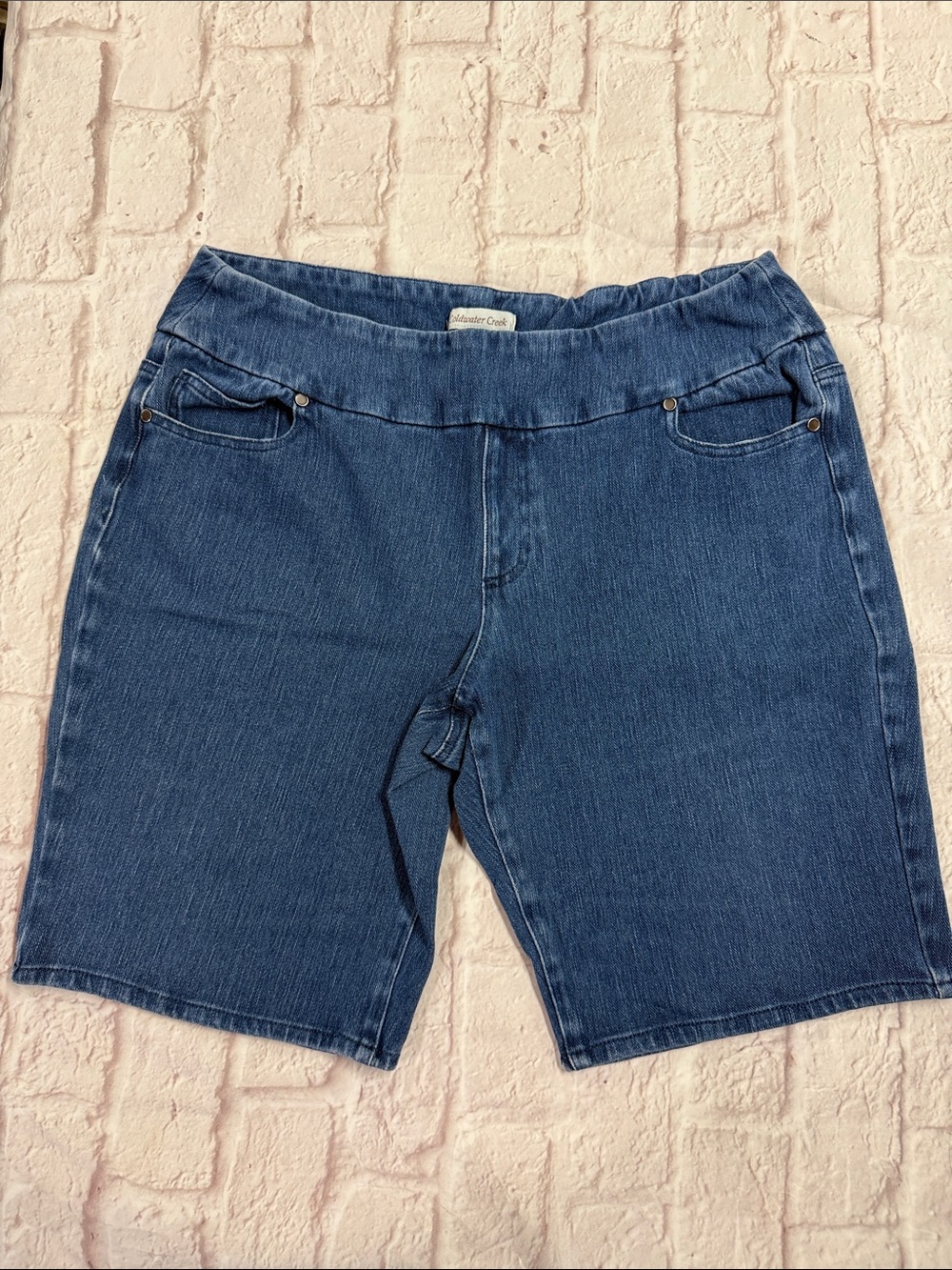 Coldwater Creek Brand Stretch Mid-Rise Denim Bermudas in Dark Blue
